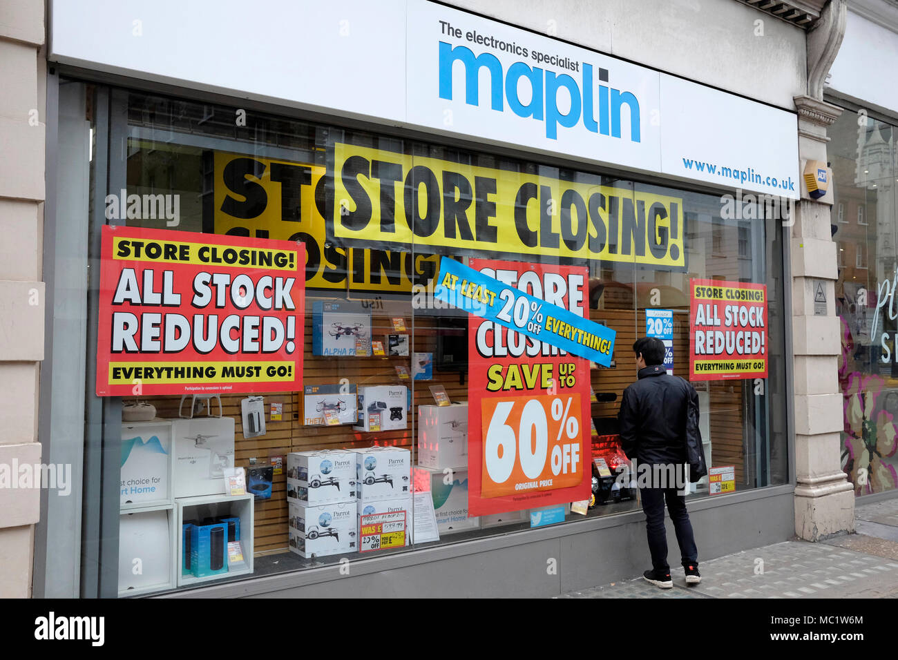 Una vista ravvicinata di Maplin shop su Tottenham Court Road, Londra centrale Foto Stock