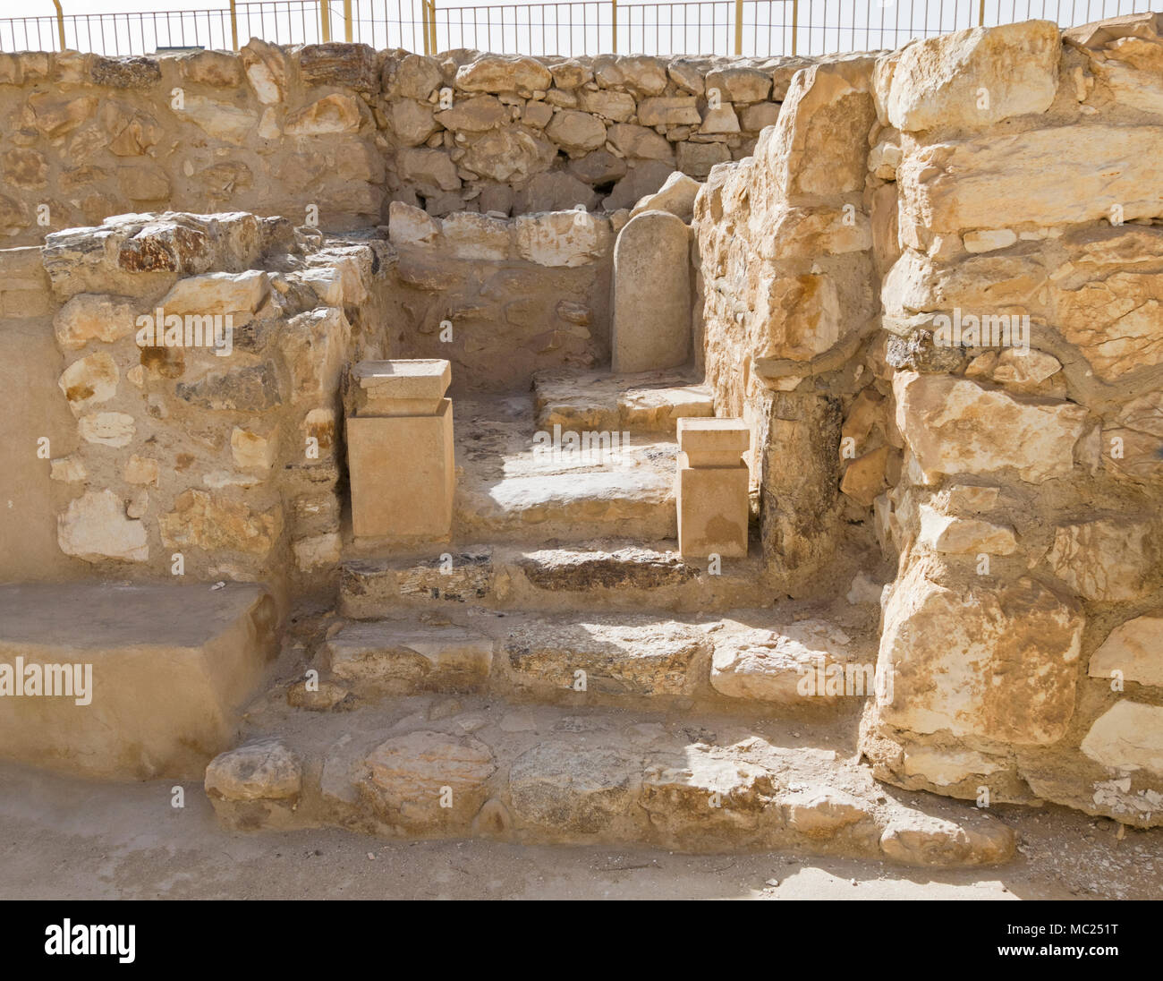 Il Santo dei santi del Tempio israelita fortezza a Tel arad, Israele Foto Stock