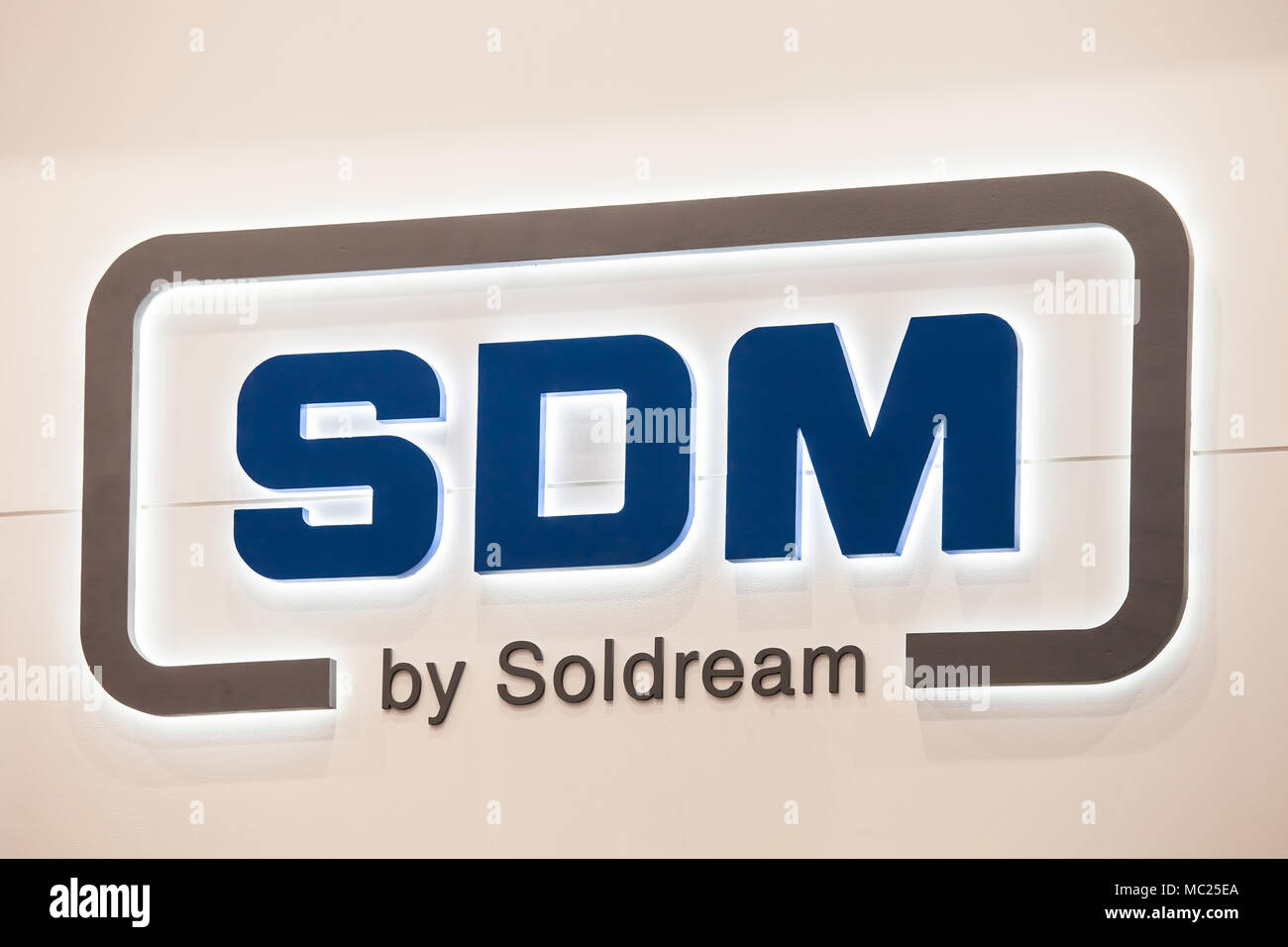 Il modello SDM Soldream segno logo banner. SDM è il fornitore leader di alto livello di attrezzature di lavorazione dei metalli Foto Stock