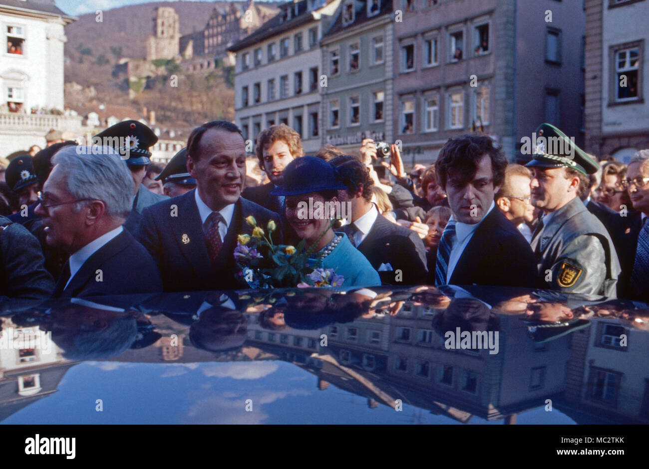 Köngin Silvia von Schweden bei einem Besuch in Heidelberg, Deutschland 1985. Regina Silvia di Svezia in visita alla città di Heidelberg, Germania 1985. Foto Stock