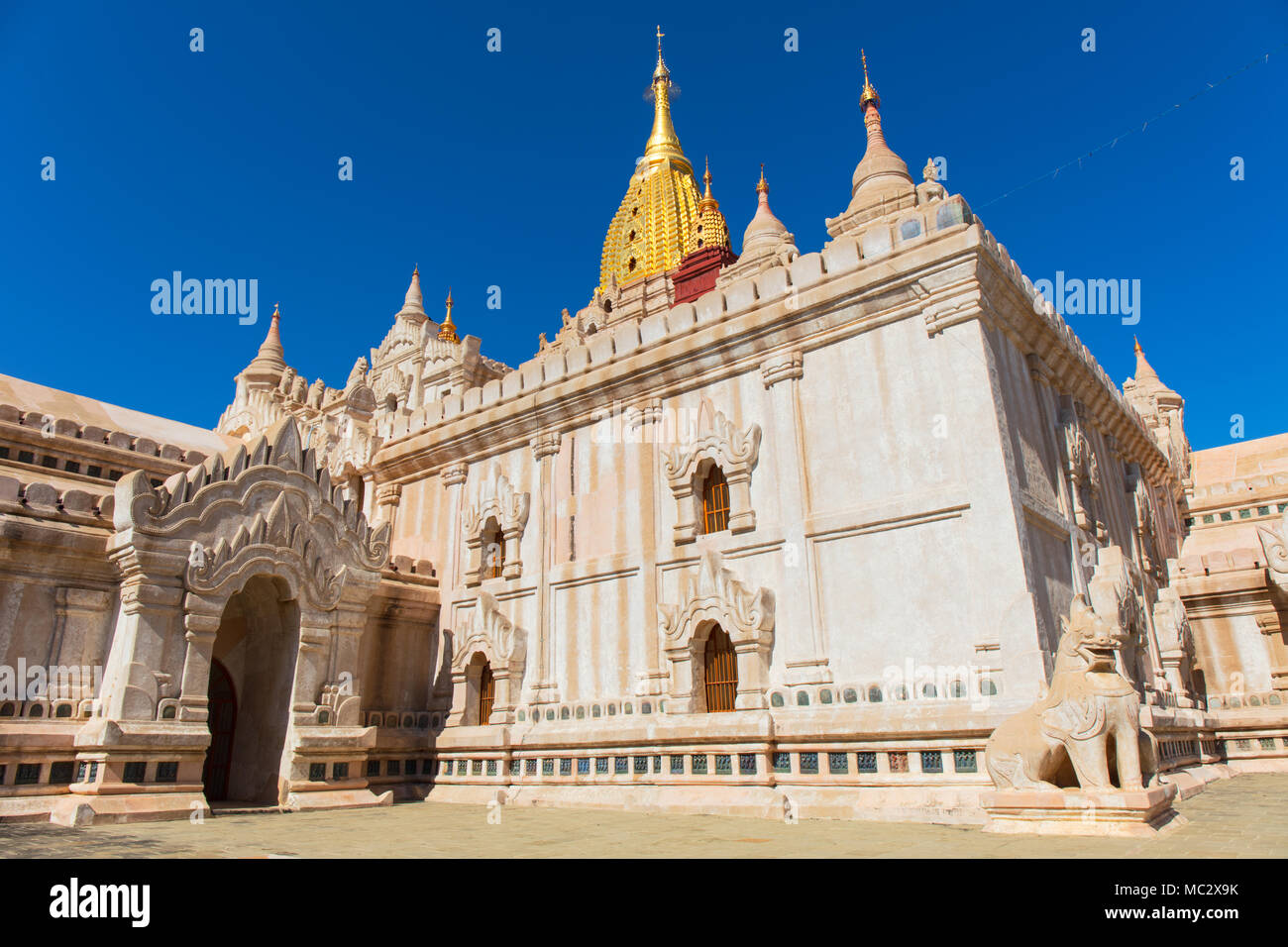 L'esterno del 'Tempio di Ananda' a Bagan, Myanmar (Birmania). Foto Stock