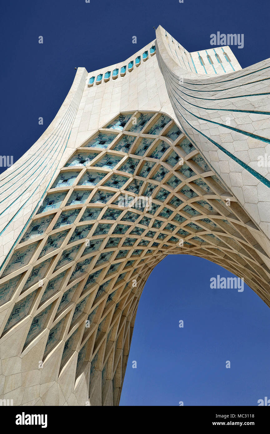 La torre Azadi, Freedom Tower, precedentemente noto come la Torre di Shahyad, Teheran - Iran © Antonio Ciufo Foto Stock