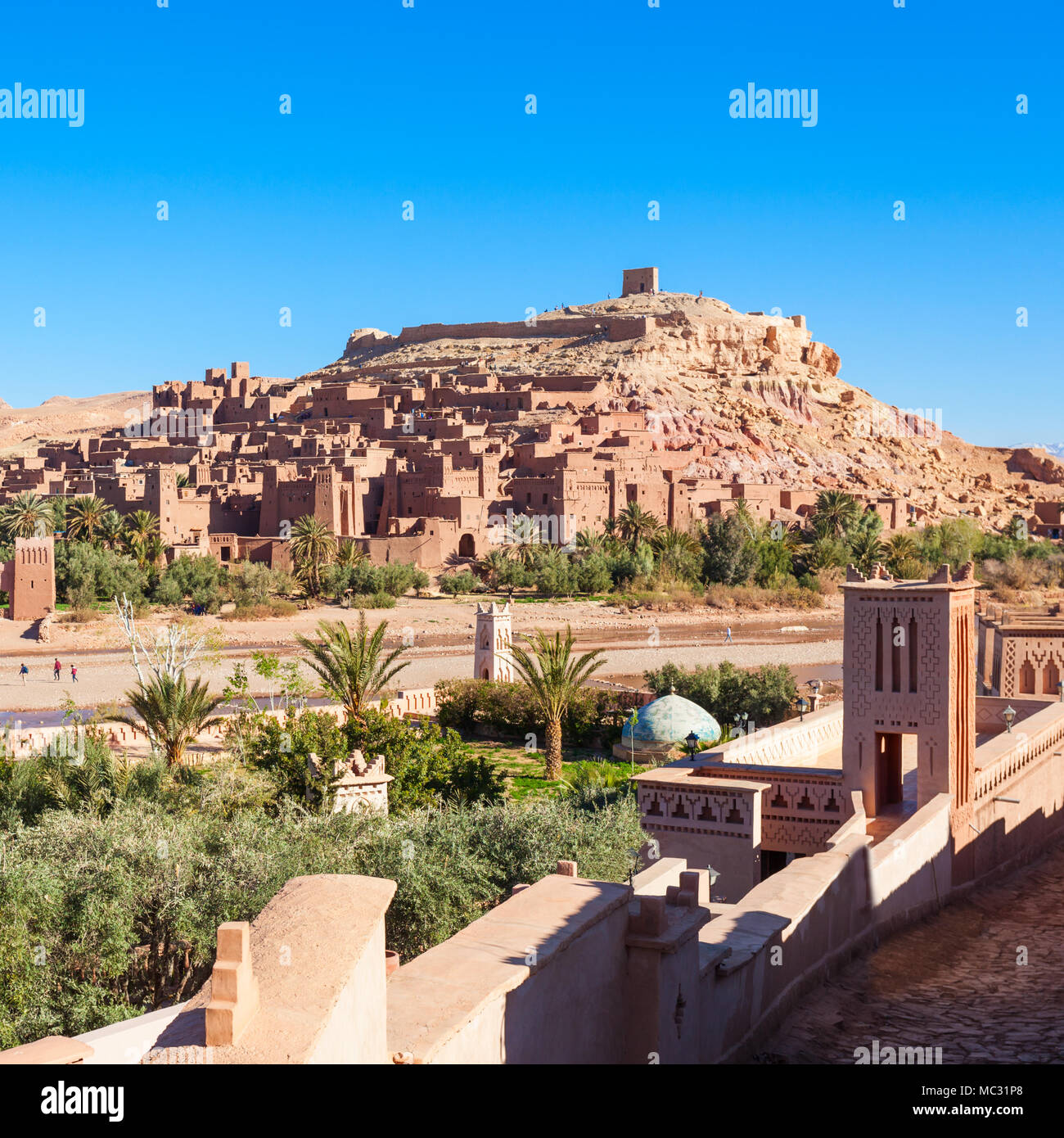 Ait Ben Haddou (o Ait Benhaddou) è una città fortificata lungo la ex caravan itinerario tra il Sahara e Marrakech in Marocco Foto Stock