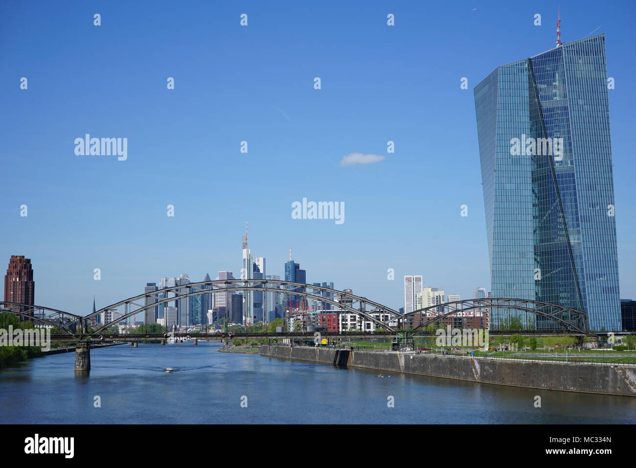 Banca centrale europea, EZB, fiume principale, Skyline, Deutschherrnbrücke, Frankfurt am Main, Germania Foto Stock
