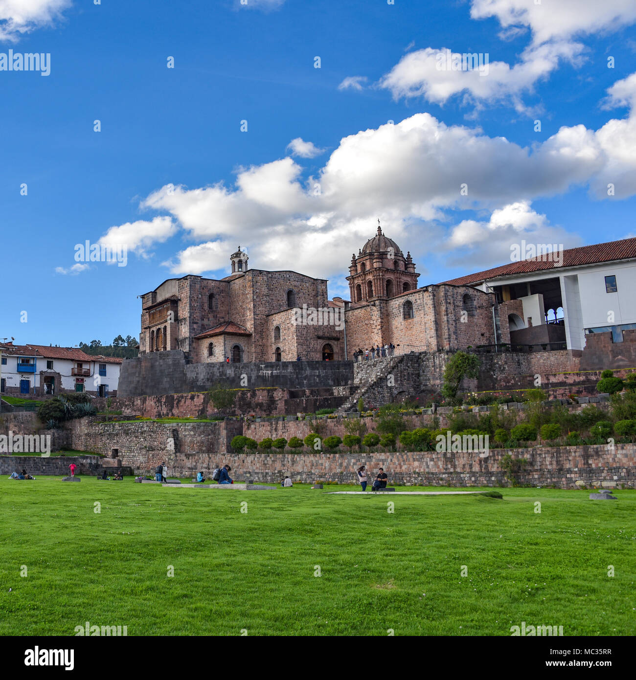 Cusco, Perù - Aprile 1, 2018: Qorikancha rovine e il convento di Santo Domingo Foto Stock