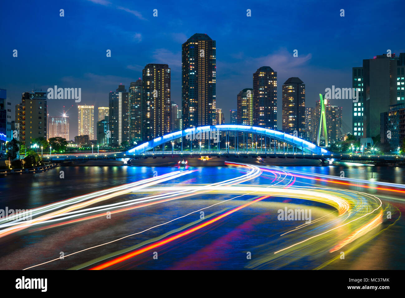 Skyline di tsukishima in Tokyo di notte Foto Stock