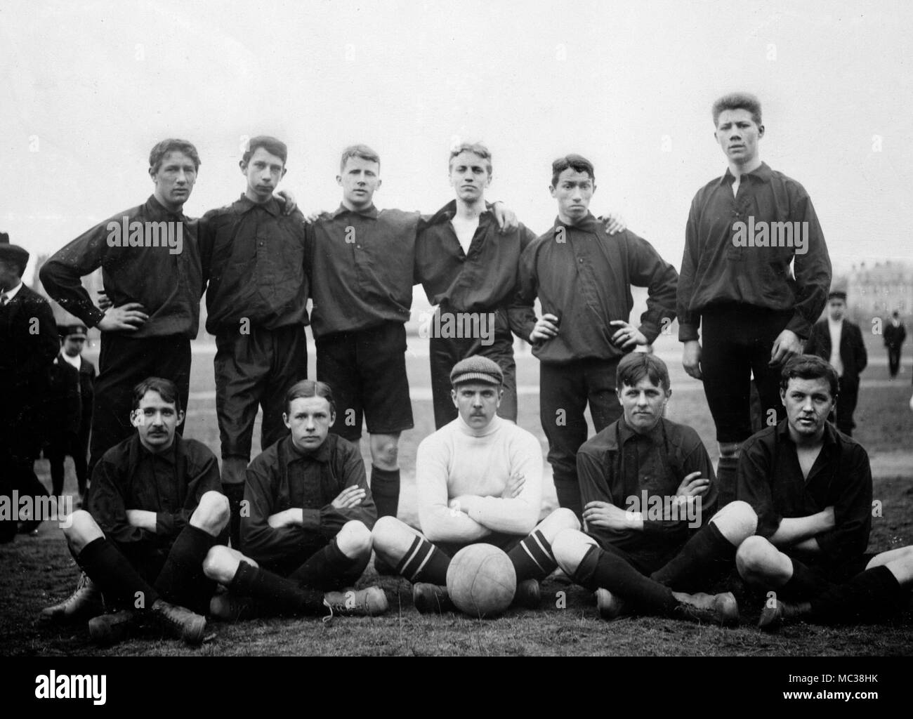 Calcio svedese team ritratto di gruppo, ca. 1912. Foto Stock
