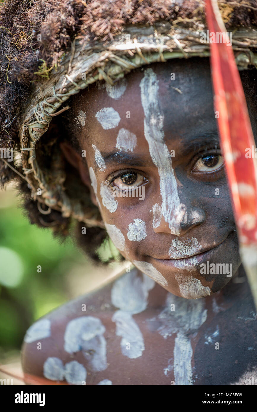 Nokondi metà uomini prestazioni, area di Goroka, Higlands orientale provincia di Papua Nuova Guinea Foto Stock