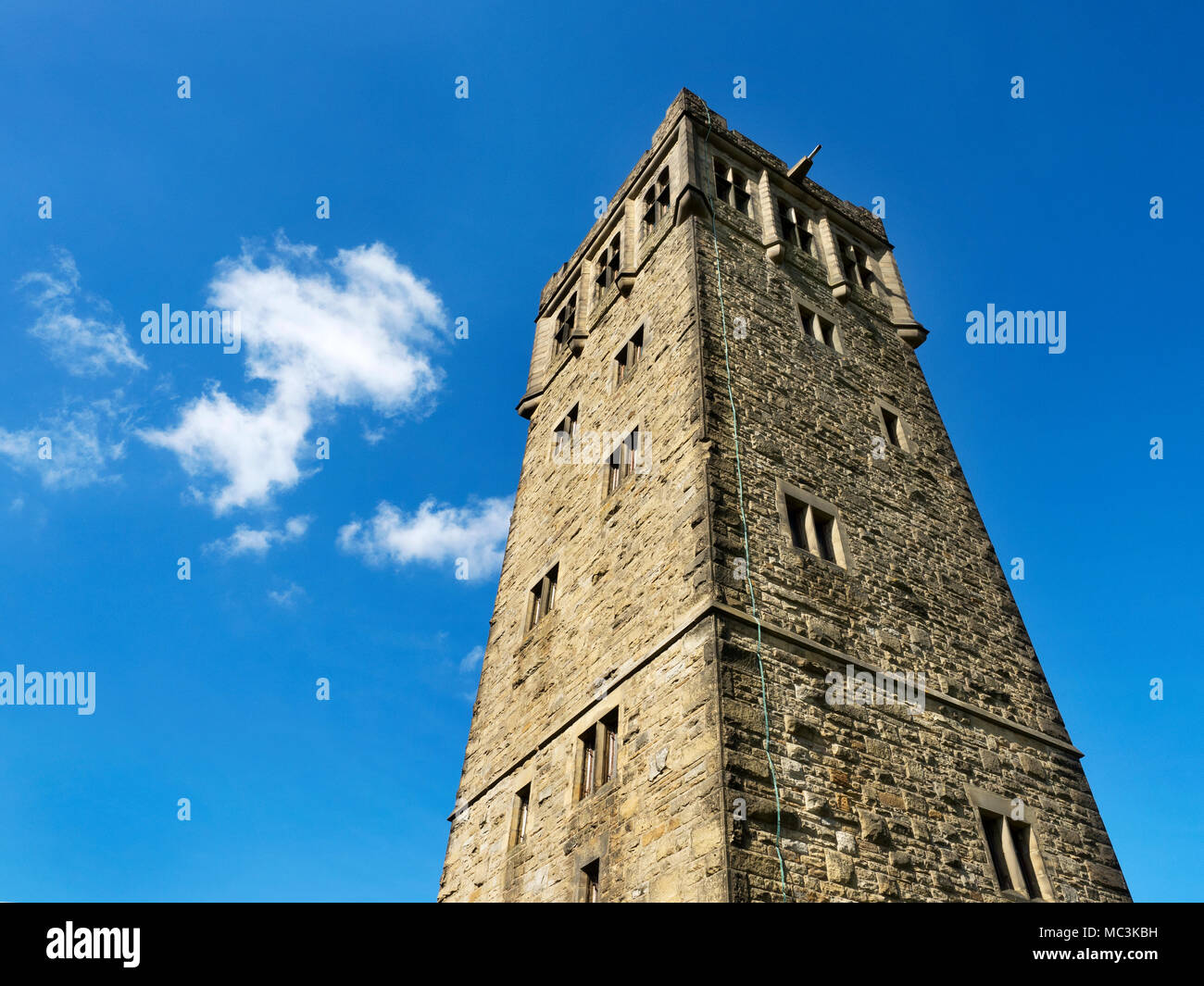 La torre di Victoria sulla cima della collina al castello di Hilll vicino a Huddersfield West Yorkshire Inghilterra Foto Stock