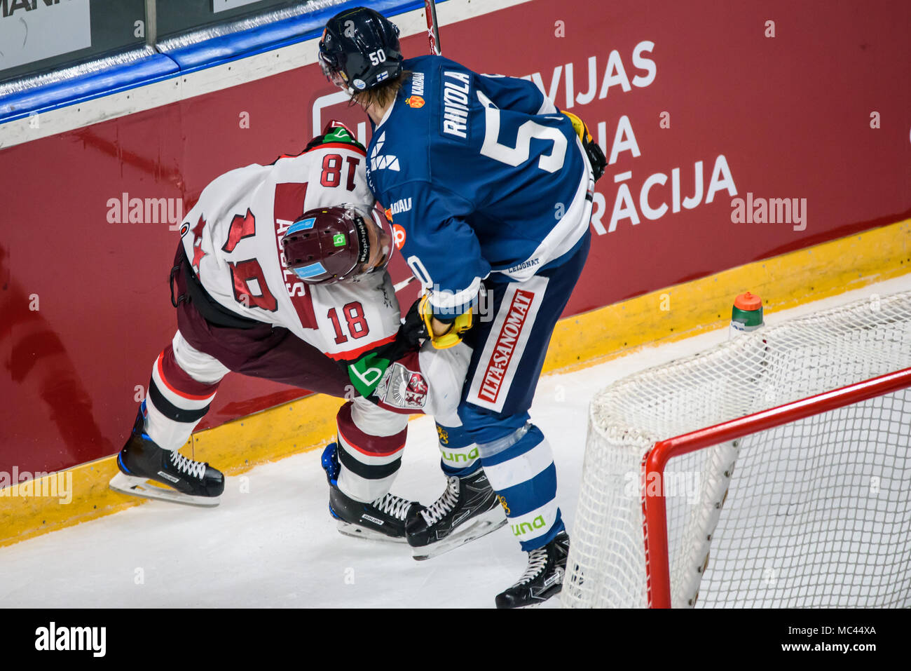 Riga, Lettonia. Il 12 aprile, 2018. Euro Hockey Challenge - nazionale di hockey su ghiaccio della squadra della Lettonia vs. National Ice hockey della Finlandia. Credito: Gints Ivuskans/Alamy Live News Foto Stock
