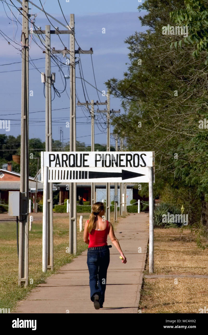 Presso il parco dedicato per i padri fondatori della Loma Plata colonia. Foto Stock