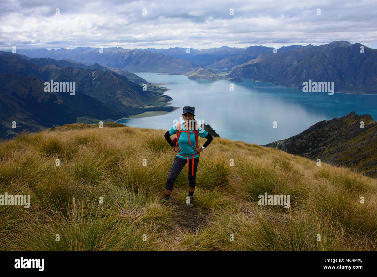 Trekking a picco istmo via vicino a Wanaka, Otago, Nuova Zelanda Foto Stock