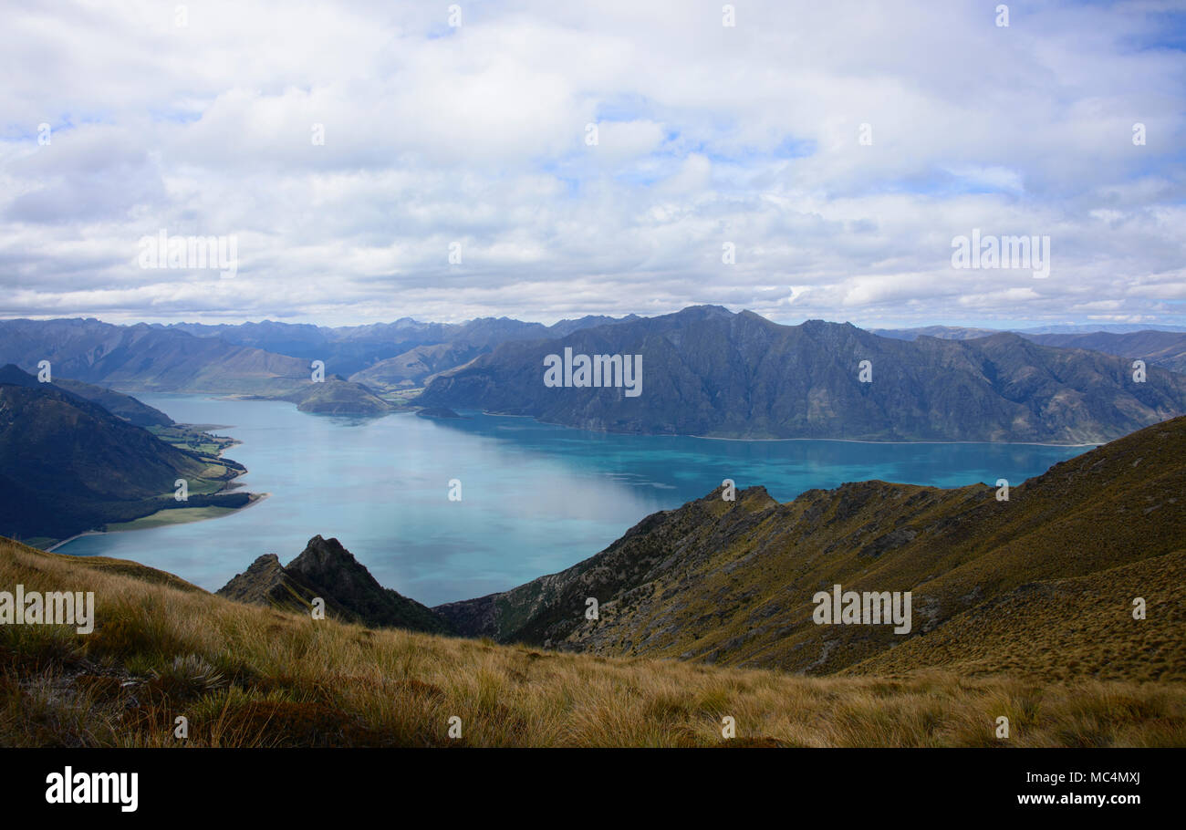 Trekking a picco istmo via vicino a Wanaka, Otago, Nuova Zelanda Foto Stock