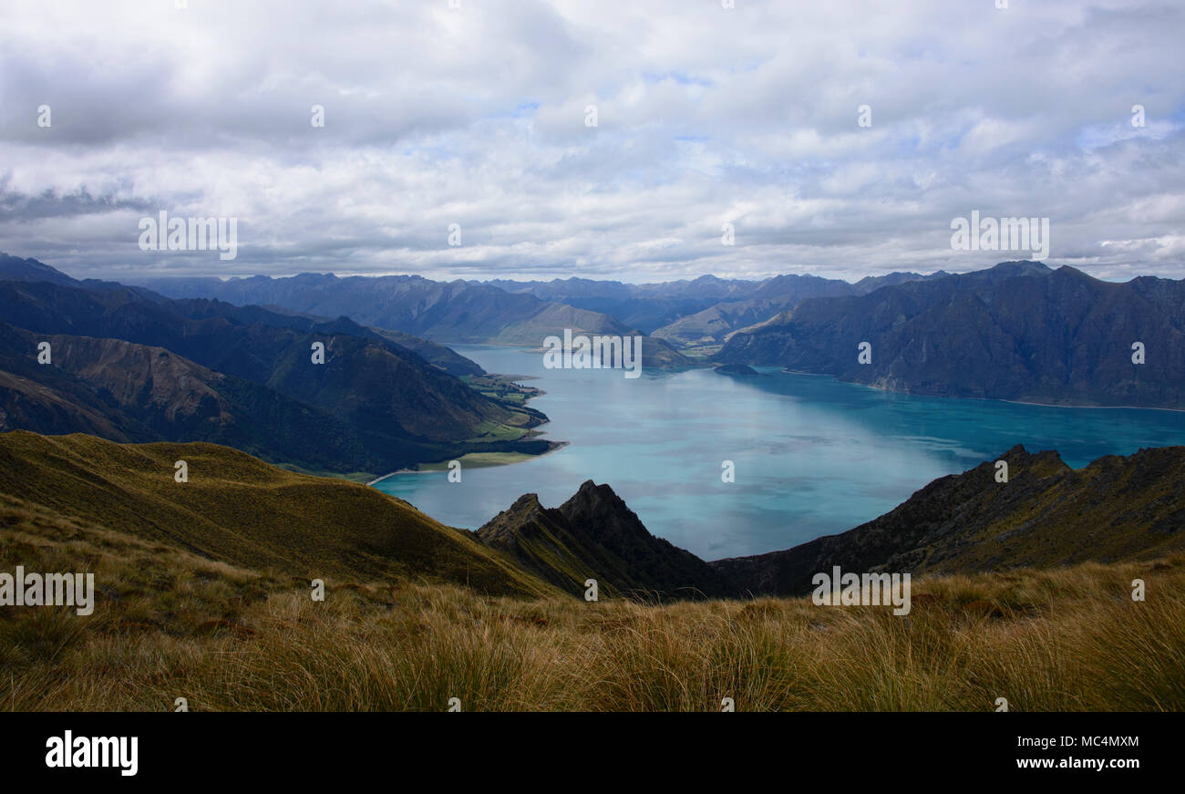 Trekking a picco istmo via vicino a Wanaka, Otago, Nuova Zelanda Foto Stock