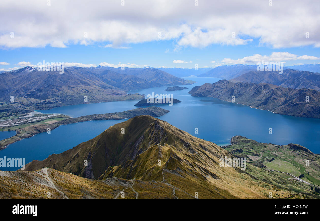 Vedute panoramiche del Lago Wanaka da Roy's Peak, Wanaka, Nuova Zelanda Foto Stock