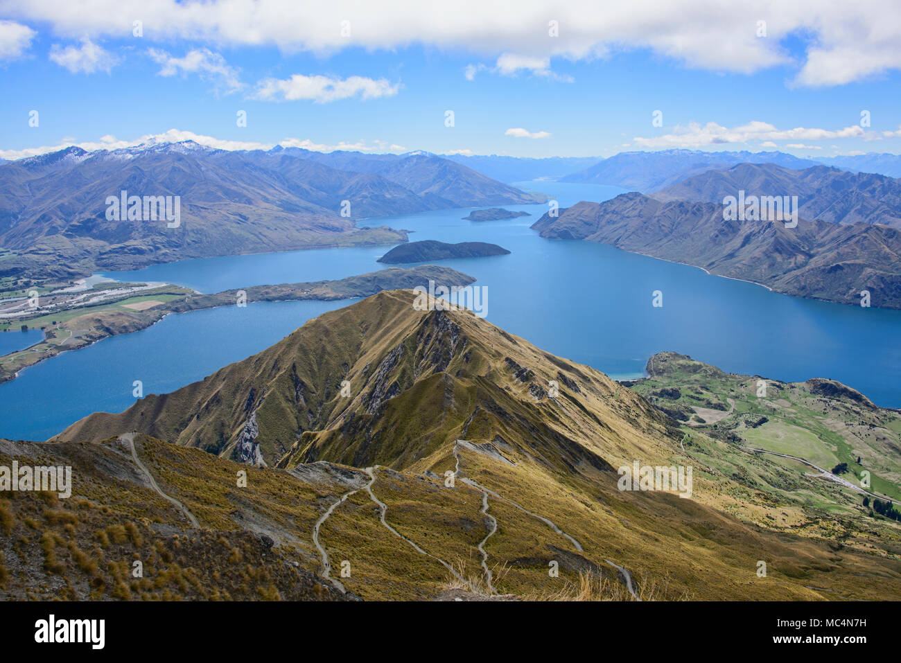 Vedute panoramiche del Lago Wanaka da Roy's Peak, Wanaka, Nuova Zelanda Foto Stock