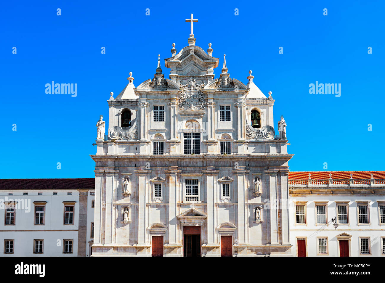 La nuova cattedrale di Coimbra o la Cattedrale del Santo Nome di Gesù è la attuale sede vescovile della città di Coimbra, in Portogallo Foto Stock