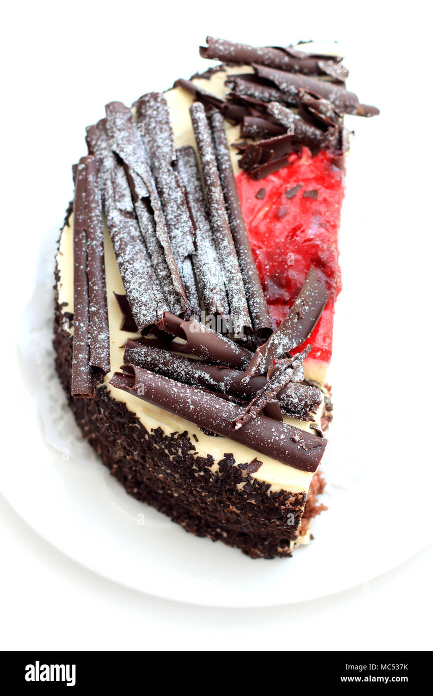 In prossimità di metà della foresta nera torta al cioccolato Foto Stock