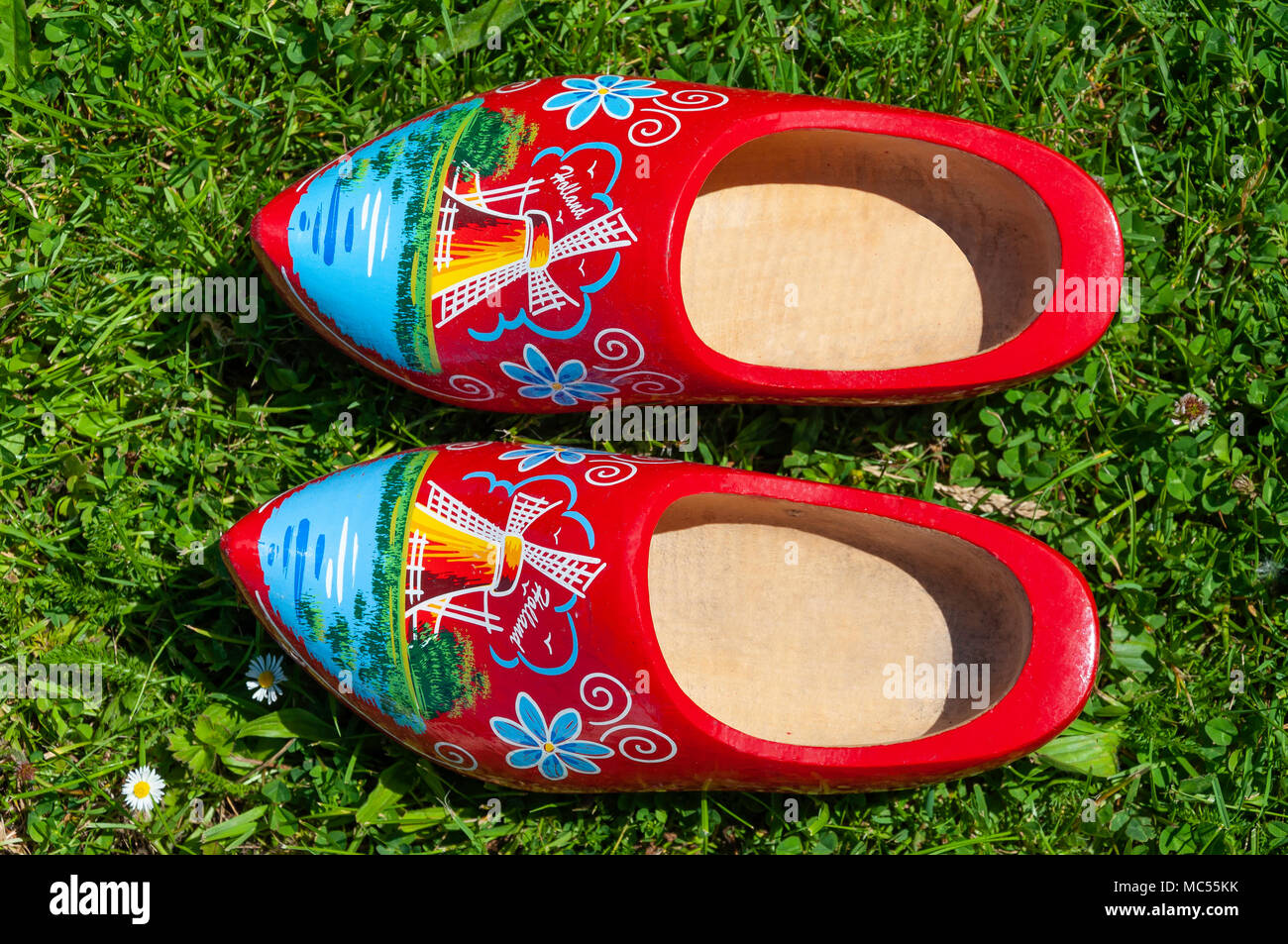 Tradizionali di zoccoli di legno (Klomp), Kinderdijk, Nieuw-Lekkerland comune, Zuid Holland, Paesi Bassi Foto Stock