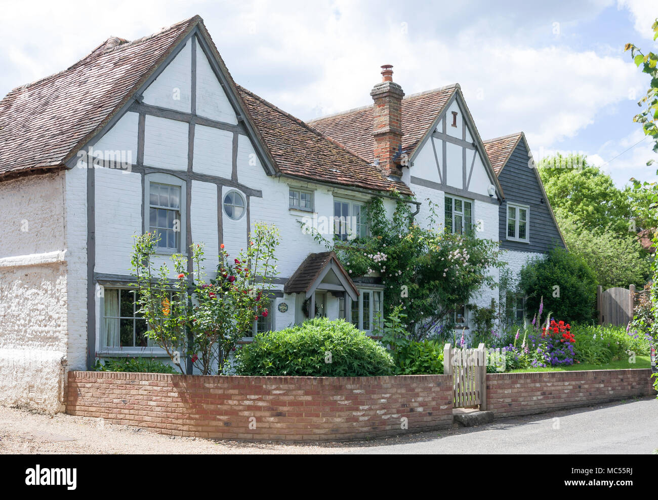 Periodo cottage, Church Road, Little Marlow, Buckinghamshire, Inghilterra, Regno Unito Foto Stock