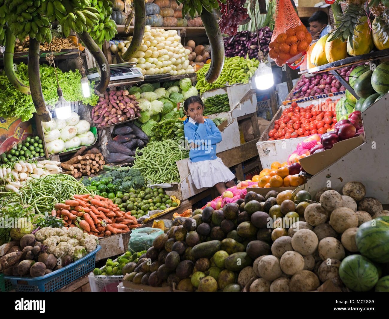 Vista orizzontale della frutta e verdura del mercato centrale in Nuwara  Eliya, Sri Lanka Foto stock - Alamy