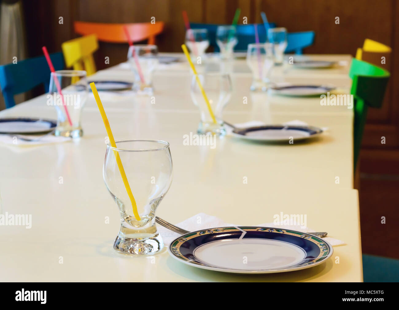 Festive serving table. Prima che i bambini di vacanza Foto Stock