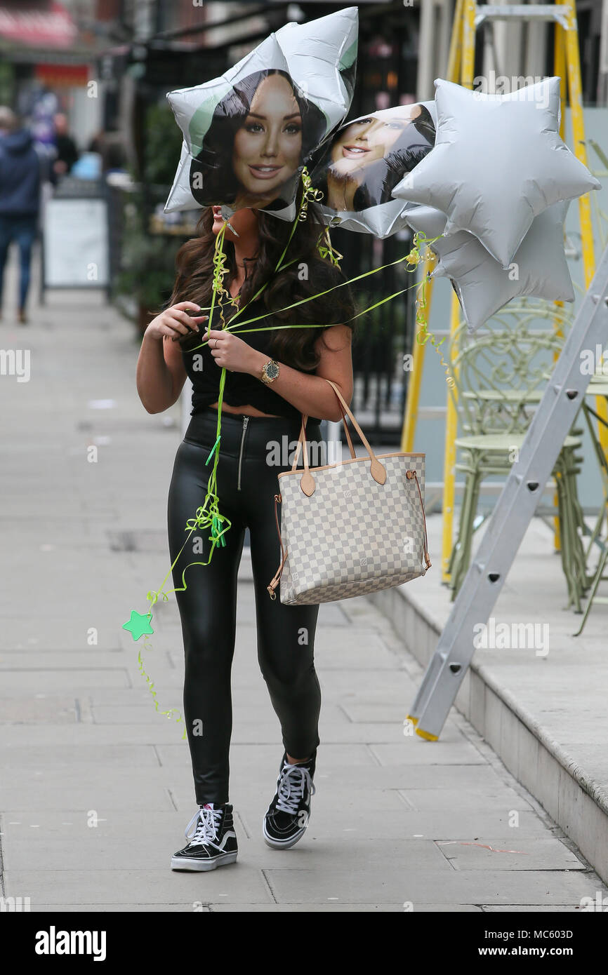 Charlotte Crosby che arrivano a Charlotte Street Hotel per promuovere il suo nuovo MTV "Charlotte Show TV show - Londra dotata: Charlotte Crosby dove: Londra, Regno Unito quando: 13 Mar 2018 Credit: WENN.com Foto Stock