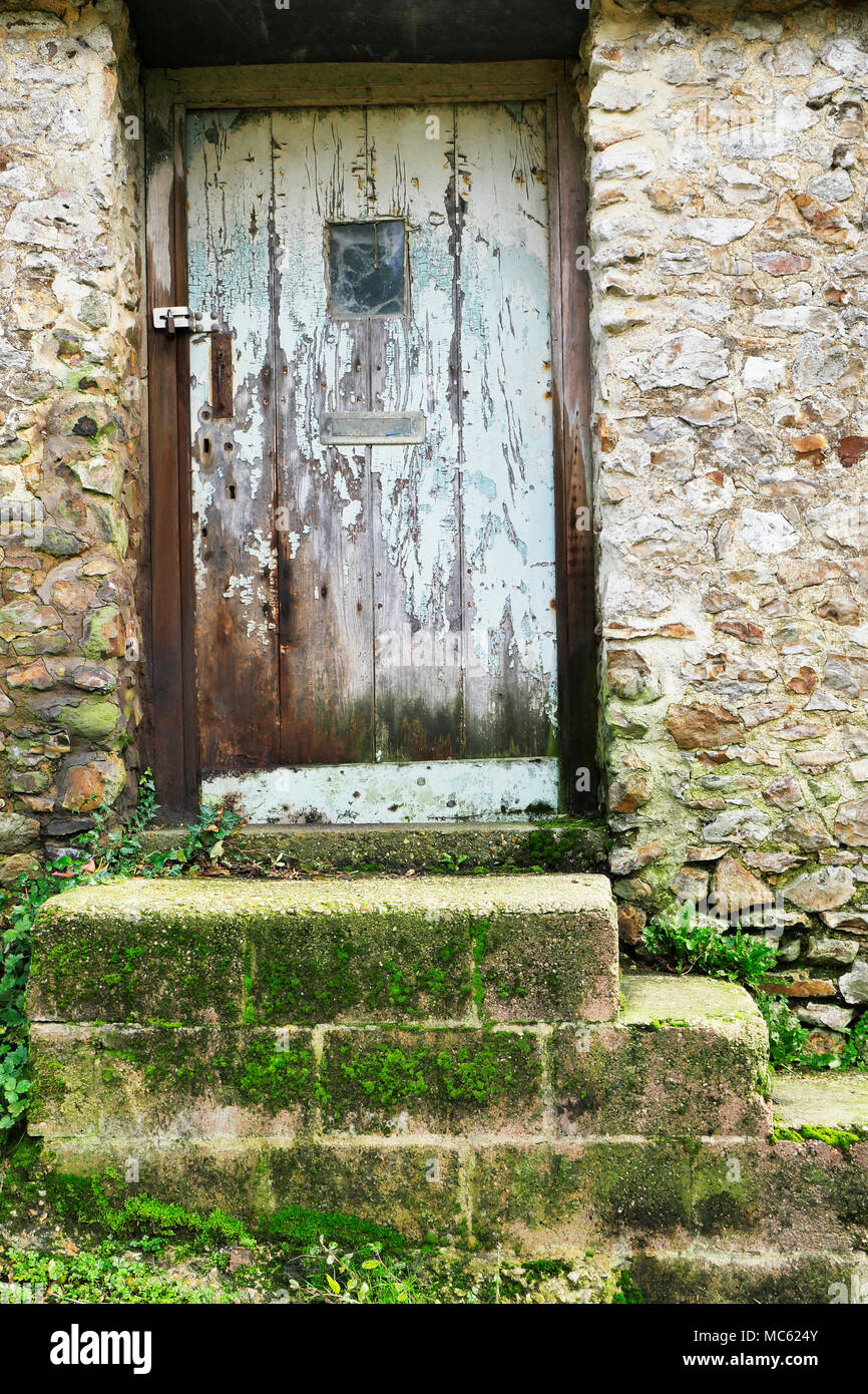 Un vecchio fienile in pietra nella campagna di Dorset. Foto Stock