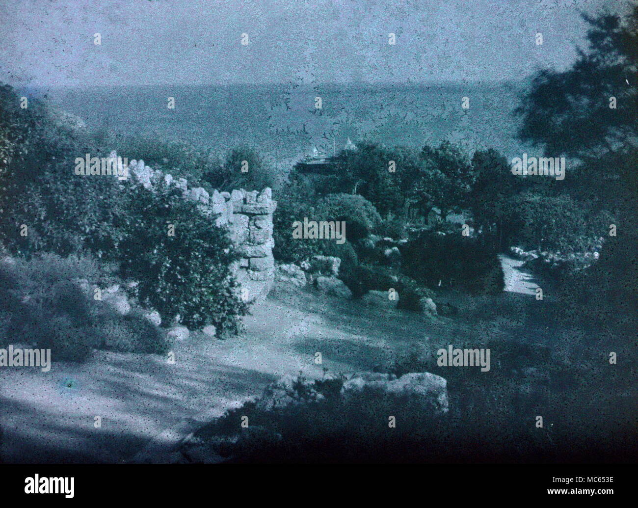 AJAXNETPHOTO. 1911 (circa). MERIONETHSHIRE, Wales, Regno Unito. - Vista EFFETTUATA CON INIZIO AUTOCHROME FILM colore. Fotografo:sconosciuto © IMMAGINE DIGITALE COPYRIGHT VINTAGE AJAX Picture Library Fonte: AJAX FOTO VINTAGE COLLEZIONE REF:(C)AVL ACHM 1911 02 Foto Stock