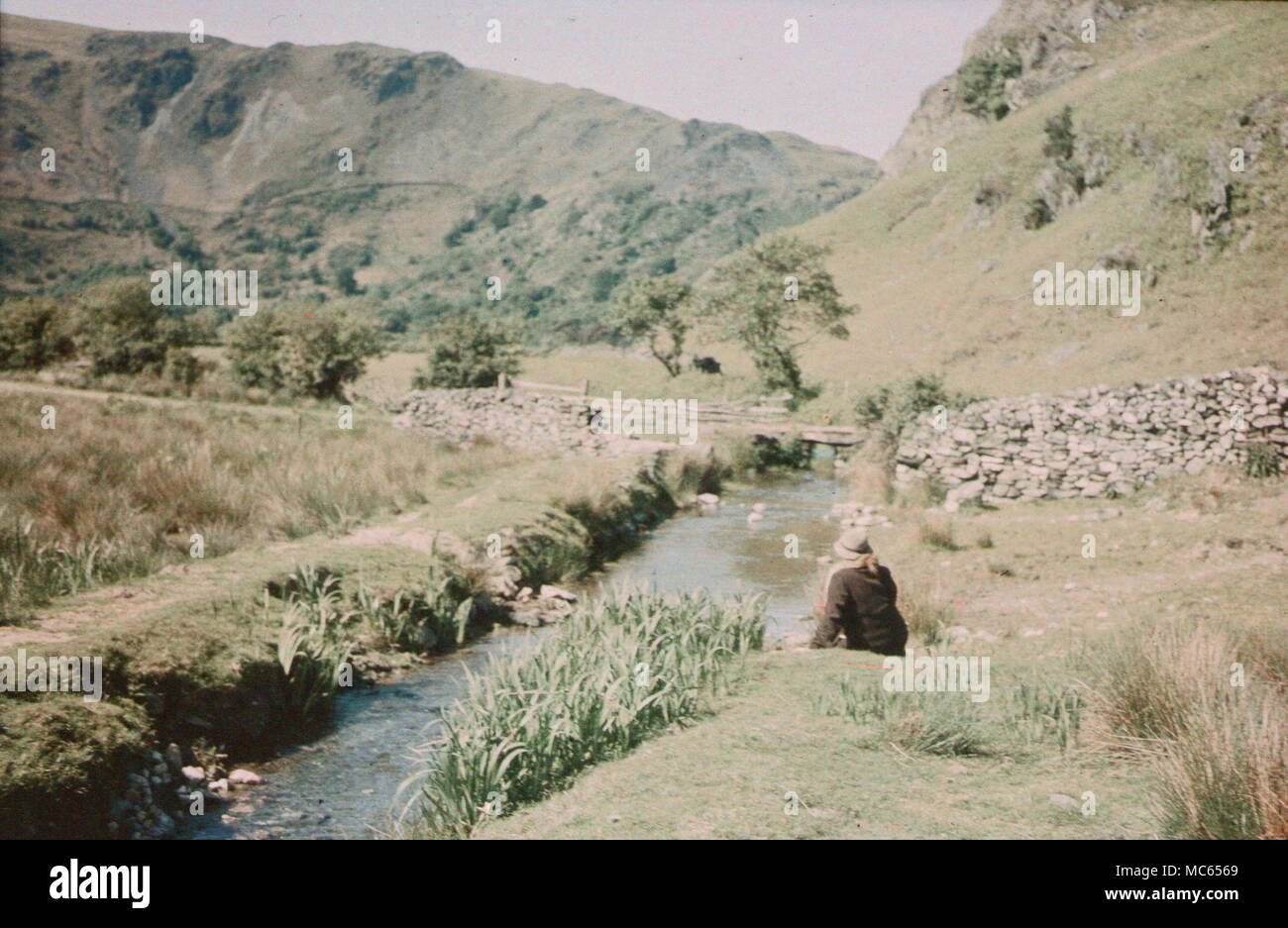 AJAXNETPHOTO. 1930S (circa). MERIONETHSHIRE, Wales, Regno Unito. - Vista EFFETTUATA CON INIZIO DUFAY FILM colore. Fotografo:sconosciuto © IMMAGINE DIGITALE COPYRIGHT VINTAGE AJAX Picture Library Fonte: AJAX FOTO VINTAGE COLLEZIONE REF:(C)AVL DUF 1911 04 Foto Stock