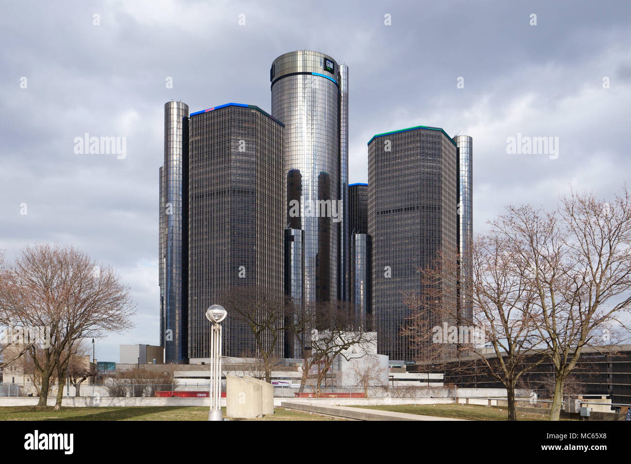 Detroit, Michigan/USA-Aprile 7th, 2018 : Renaissance Center, centro di Detroit visto dal Jefferson Avenue. Foto Stock