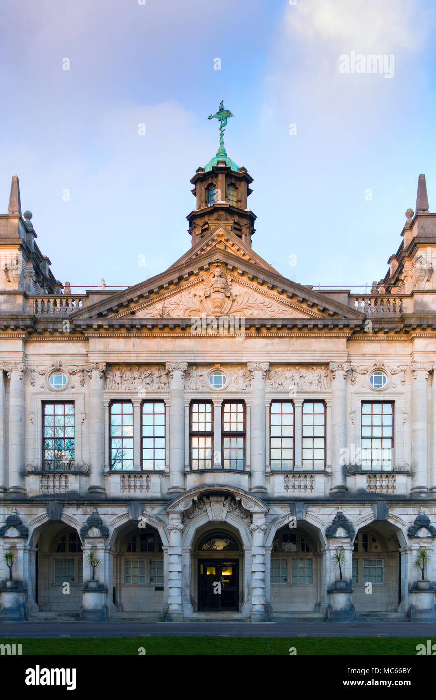 Università di Cardiff, precedentemente University College del Galles del Sud e Monmouthshire, Collegio principale edificio, da W. D. Caroe e partner, 1904-1909 Foto Stock