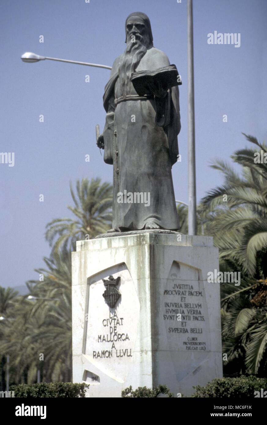 Memorial statua della strega Raymond Lully, in Palma di Maiorca Foto Stock