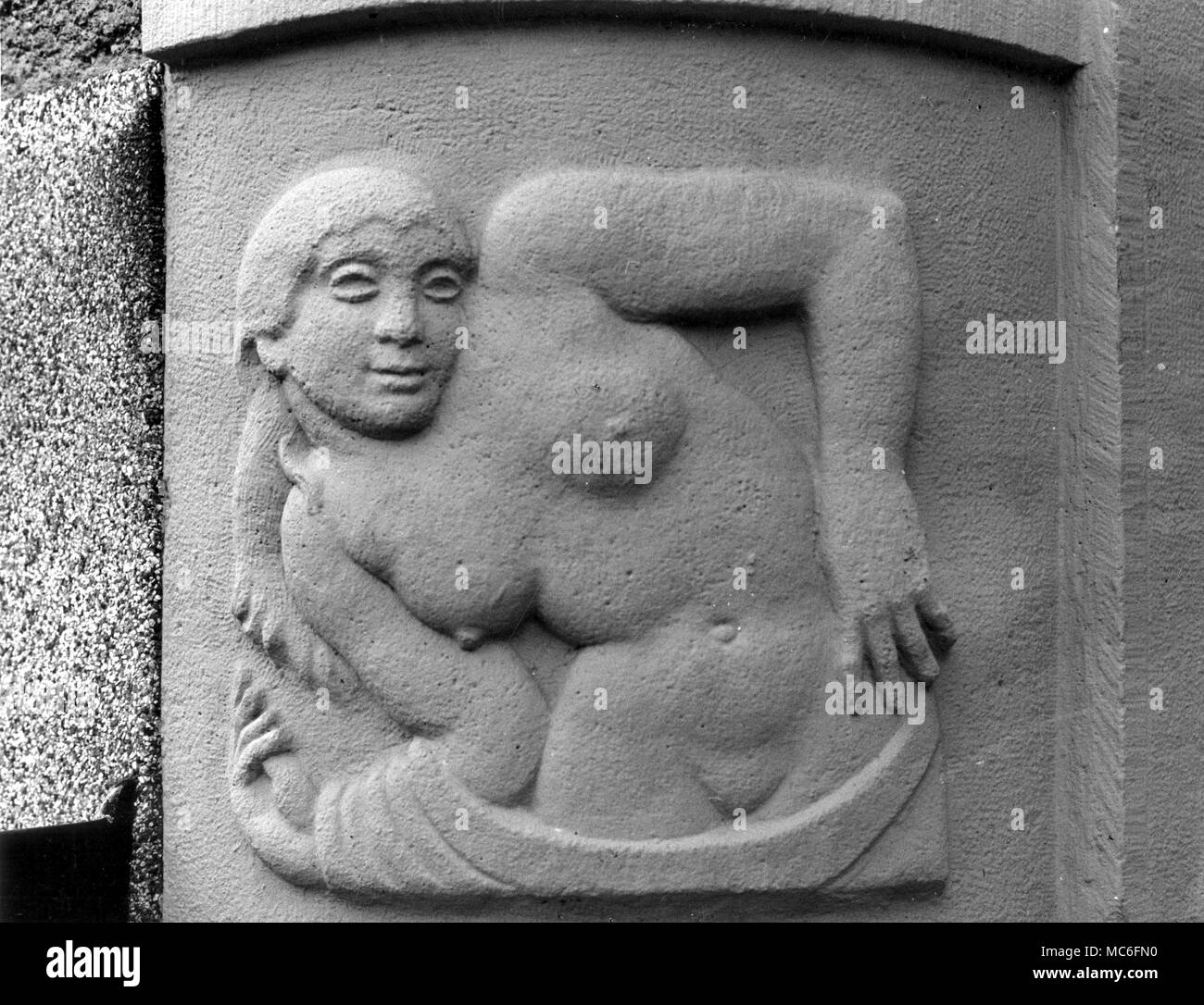 Astrologia - Segni zodiacali - Virgo - moderno, dall'entrata di una casa privata a Berna. Foto Stock