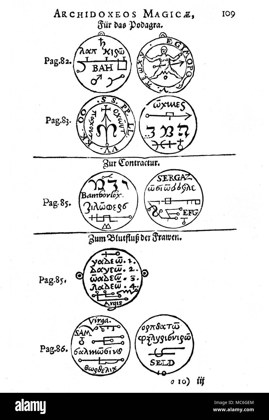 GRIMOIRES - MEDICAL talismani talismani magici sono figure progettato per ottenere particolari effetti con mezzi spirituali - di solito evocando la potenza di un particolare angelo o demone. Gli esempi riportati su questa targhetta sono medical talismani, destinato a proteggere contro le malattie specifiche. Il magico figure disegnate su complementare e di retromarcia sono poco più di sigils grezzo e il greco e il Latino parole magiche. Da Iohann Huser, Archidoxis Magicae, 1590, che si basa sugli scritti di Paracelso. Dalla parte superiore, la lettura da sinistra a destra. Le quattro immagini per essere realizzato in ferro (top) e oro (fondo) lamens, ad essere ef Foto Stock