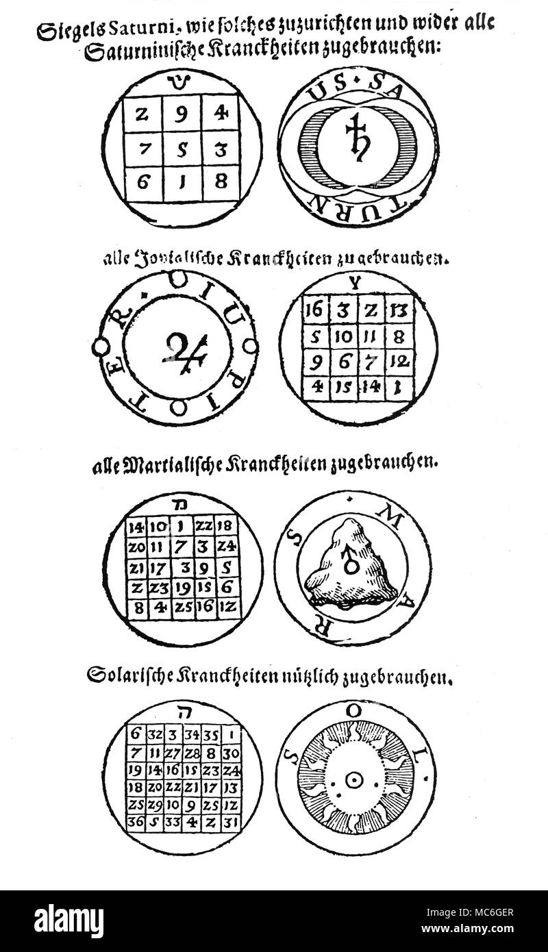 GRIMOIRES - talismani - quadrati magici talismani magici sono figure progettato per ottenere particolari effetti con mezzi spirituali - di solito evocando la potenza di un particolare angelo o demone. Tra il più diffuso di tali talismani sono i quadrati magici che contengono la potenza dei pianeti, e si ritiene che evocano specifici spiriti planetari. Ciascuno dei sette pianeti tradizionali ha un socio quadrato magico, in cui un numero di quadratures contengono numeri che danno lo stesso totale, se aggiunto verticalmente o orizzontalmente. I seguenti quattro quadrati magici sono derivati da un lavoro o Foto Stock