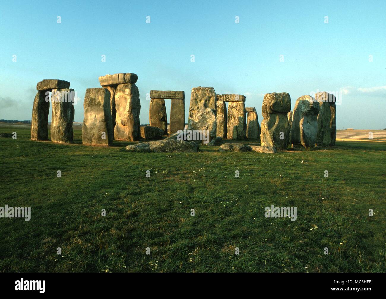 Ley linee. Stonehenge è un punto terminale per una Ley che collega El Patrono e Santiago de Compostela in Spagna, attraverso la Ile de Seine, Francia. Foto Stock