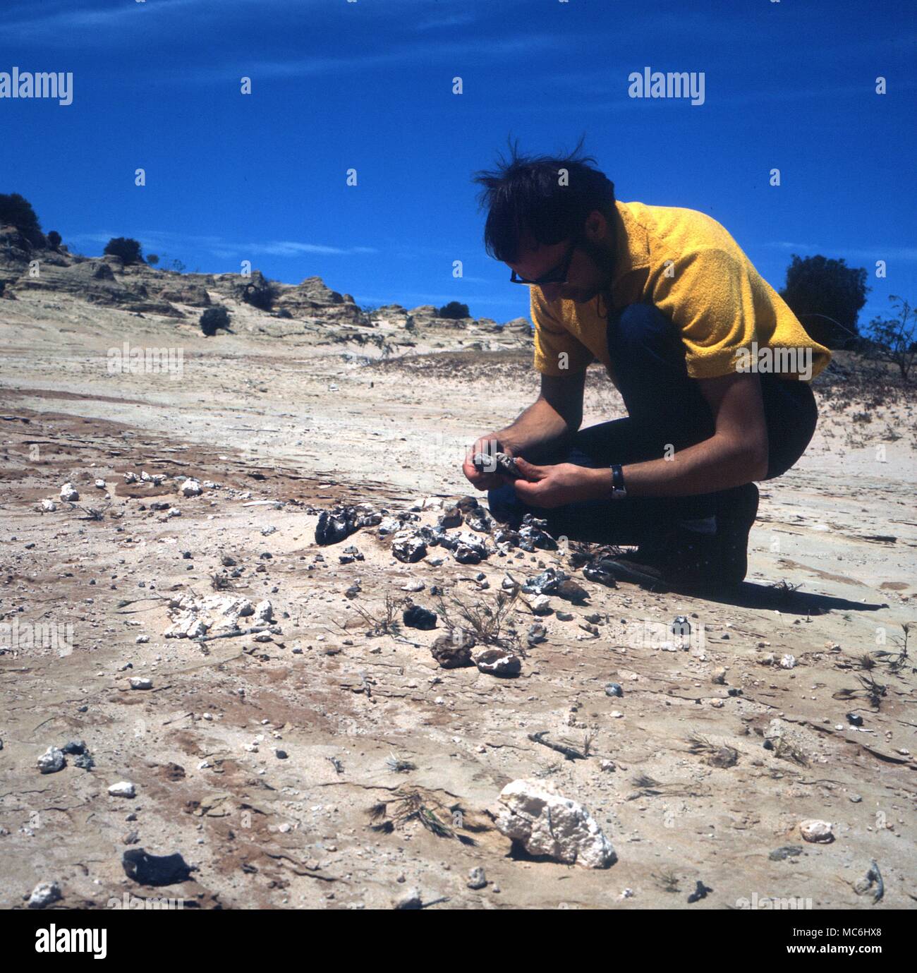 Curiosità scientifica. Esperimenti in inversione magnetica sul sito della cosiddetta grande parete a Lake Mungo iin Australia. Foto Stock