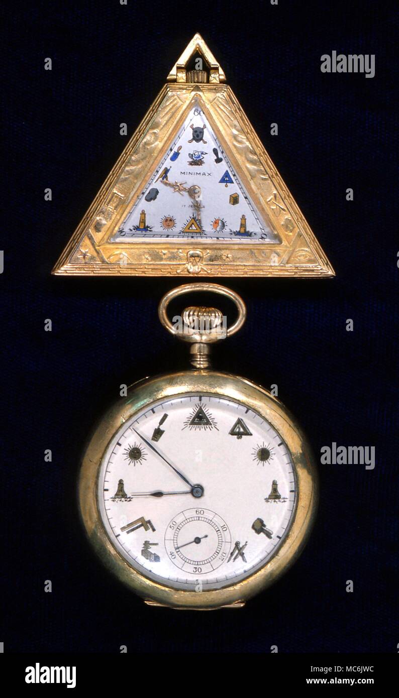 MASONIC - Orologi da Collezione del Consiglio Supremo (Sud della giurisdizione) Washington DC. Due orologi massonico - uno a forma di triangolo, ciascuna dipinta con simboli massonico come ora-marcatori. Foto Stock