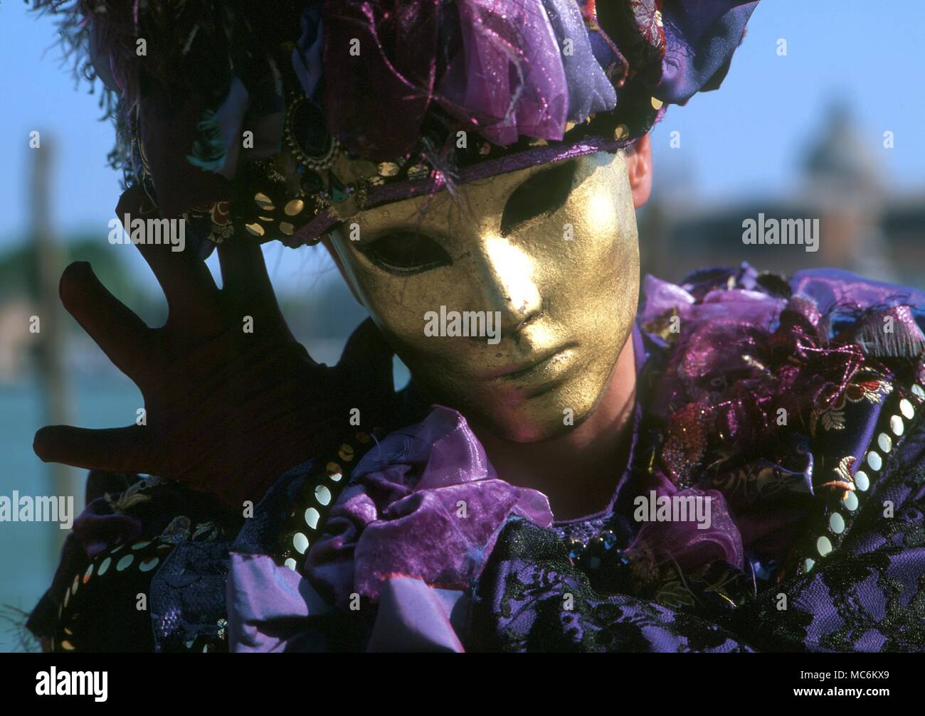 Maschere - Carnevale di Venezia. Xviii secolo carnivale costume in Venezia. Foto Stock