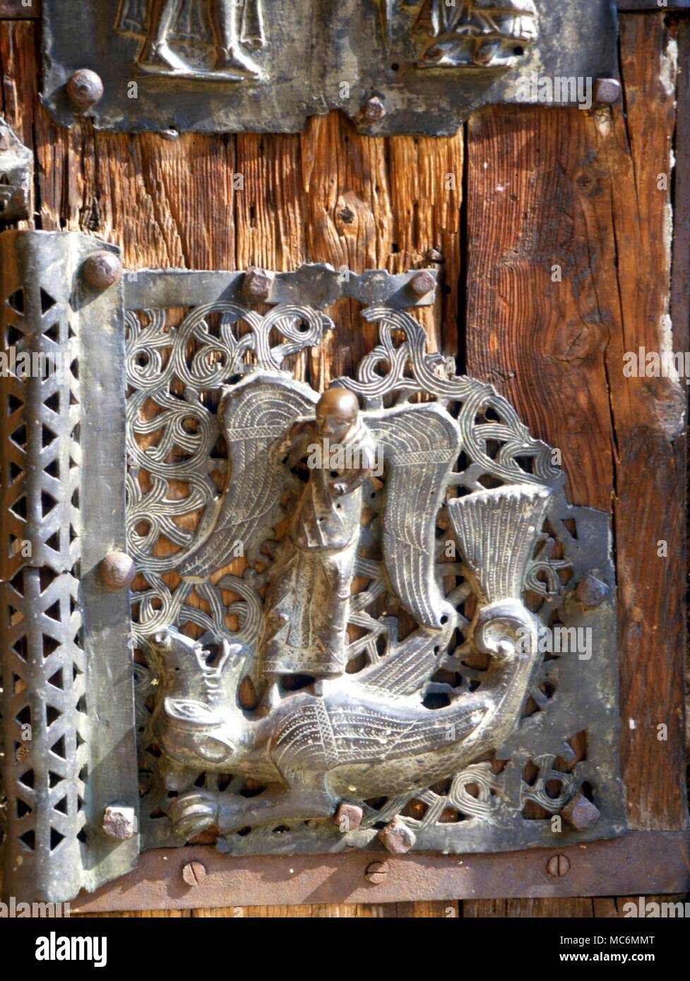 Italia - XII secolo i pannelli in bronzo dalla Porta di San Zeno in Verona Foto Stock