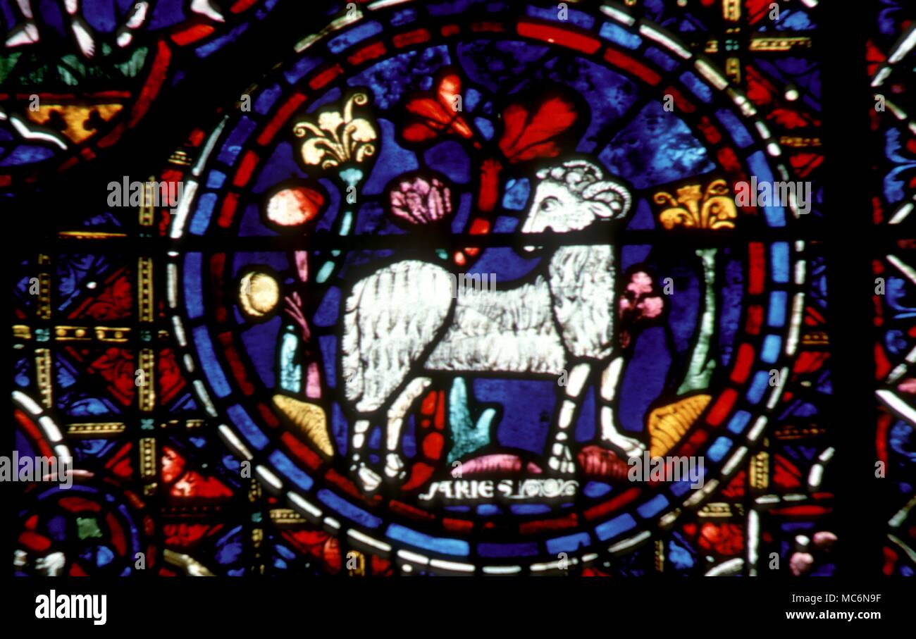 Segni zodiacali Ariete il vetro macchiato immagine di Aries la Ram la cattedrale di Chartres Francia Foto Stock