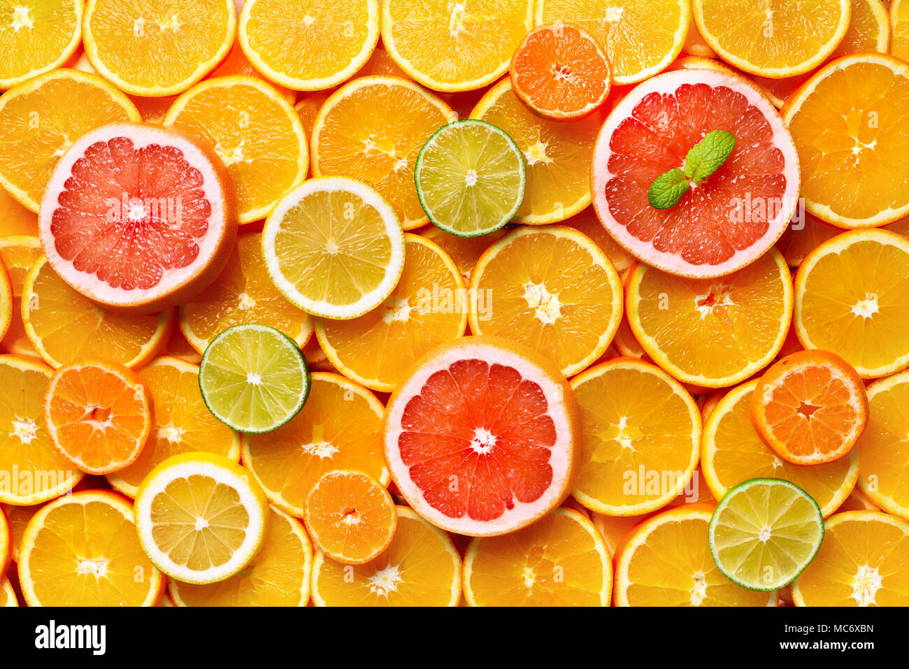 Agrumi Sfondo Arancio Limone Pompelmo Mandarino Calce Telaio Di Cibo Vitamina Concetto Copia Spazio Banner Foto Stock Alamy
