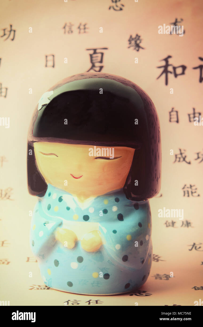Giapponese geisha bambola in ceramica Foto Stock