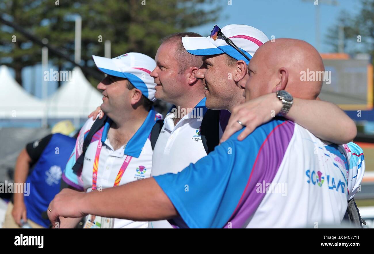 Queensland, Australia. Xiii Apr, 2018. Il team line up per le foto. (L a r) Derek Oliver (SCO, secondo), Paul Foster (SCO, terzo), Ronald Duncan (SCO, piombo) e Alexander Marshall (SCO, saltare). Mens Fours definitivo. Lawn Bowls. XXI Giochi del Commonwealth. Broadbeach bocce centro. Costa d'Oro 2018. Queensland. Australia. 13/04/2018. Credito: Sport In immagini/Alamy Live News Foto Stock