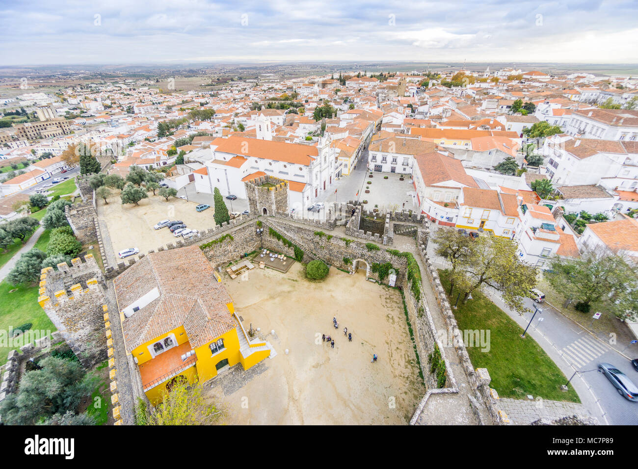 Beja cityscape con castel e cattedrale in Alentejo, Portogallo Foto Stock