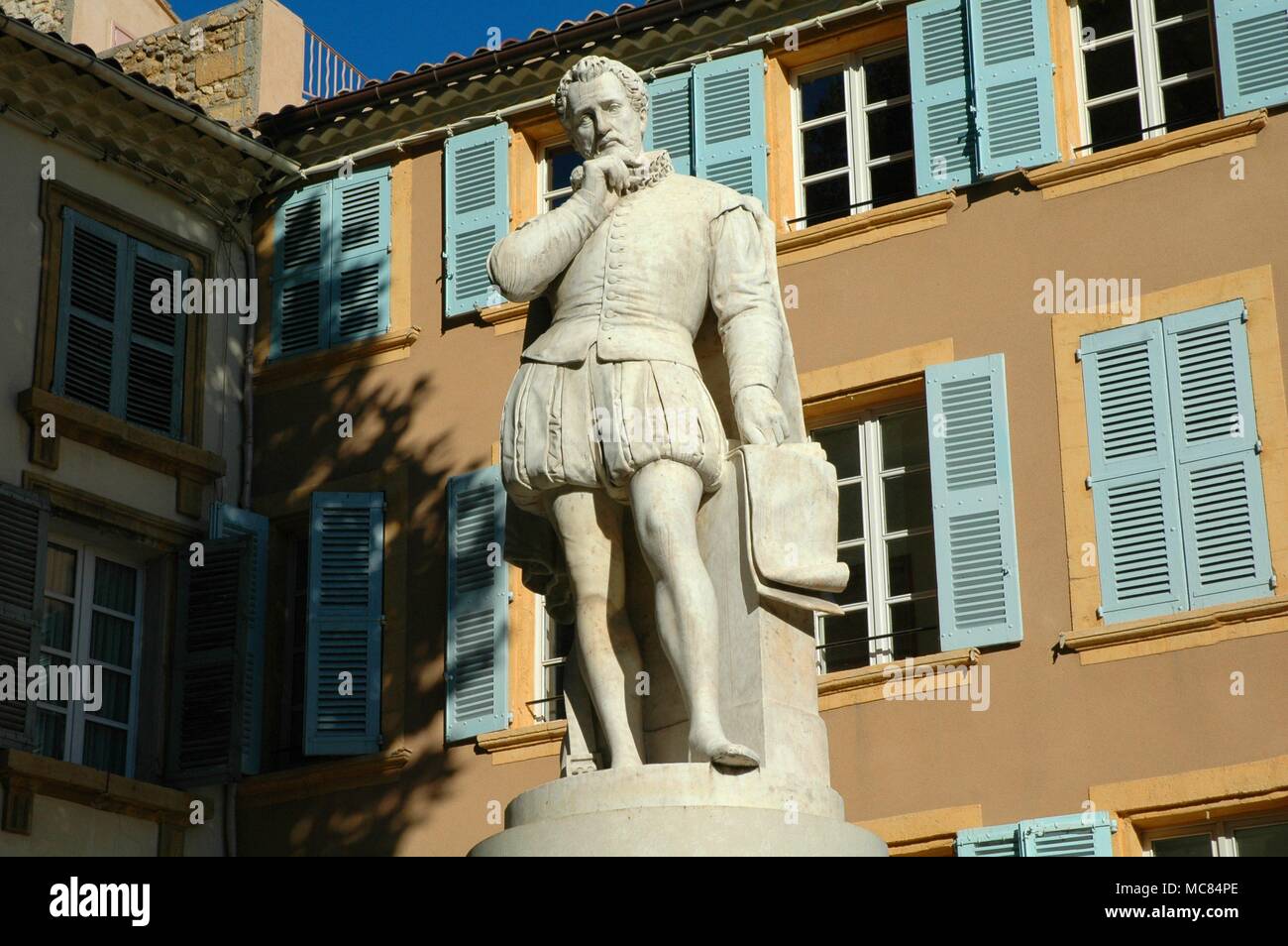 Adam de Craponne, sulla parte superiore della fontana di Craponne in salone. Egli ha portato l'acqua a salone, per mezzo di un sistema di canali. Egli era un amico di Nostradamus. Foto Stock