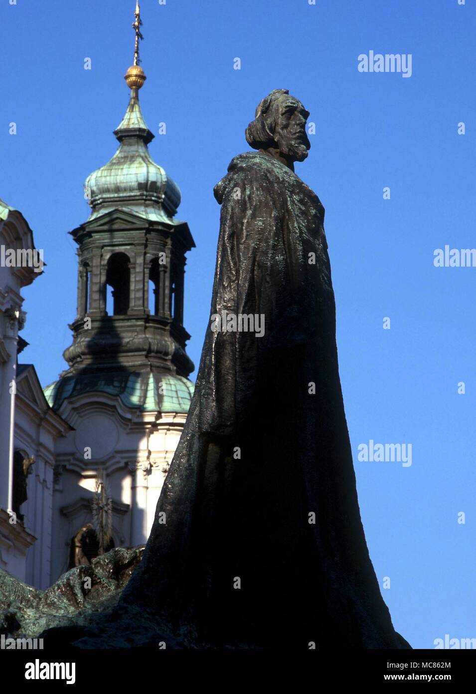 CHRISTIAN - Giovanni Huss statua del riformatore boemo Giovanni Huss (1369-1415), leader dell'Hussiti del XV secolo Foto Stock