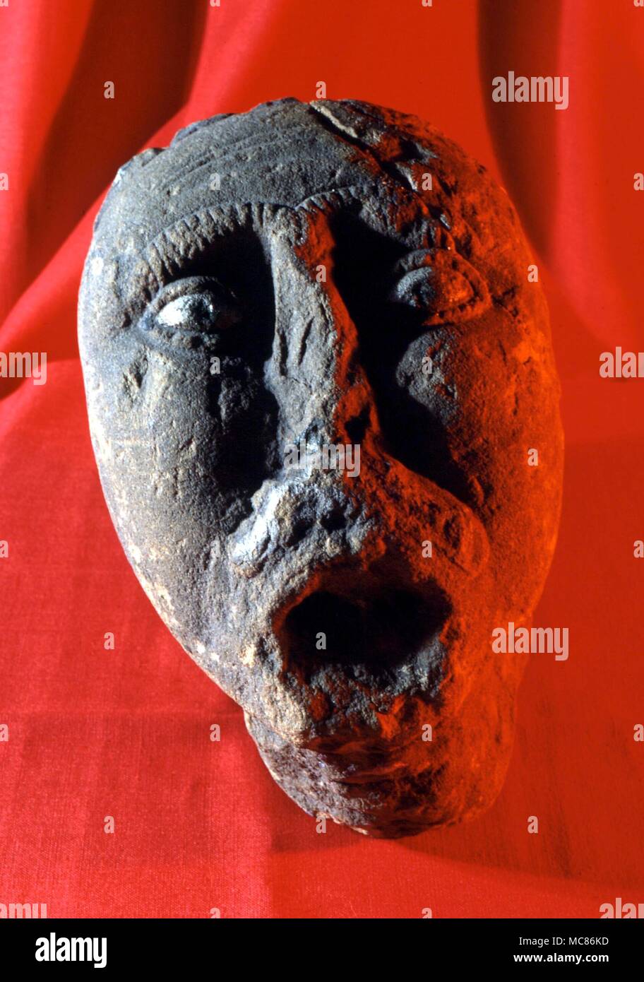 Testa celtica data sconosciuta. Nella raccolta del Cliffe Castle Museum, Keighley, West Yorkshire Foto Stock