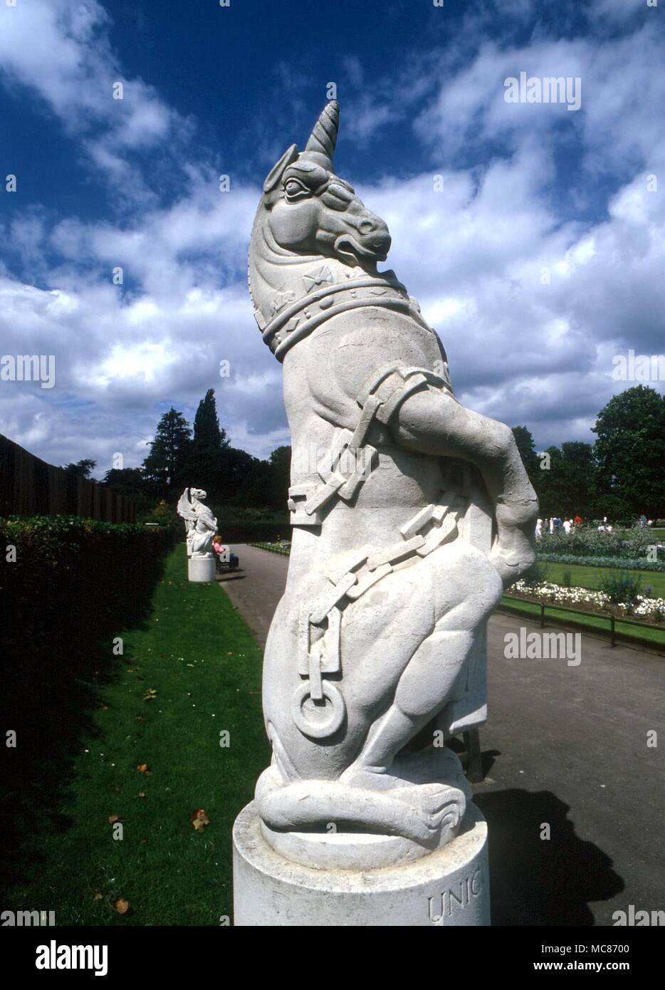 UNICORN statua di un unicorno, uno dei Queen's Beastes, in Kew Gardens Foto Stock